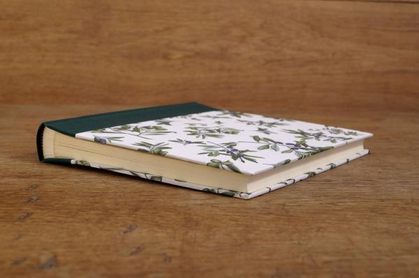 Fine photo album with high-quality cream-colored photo cardboard